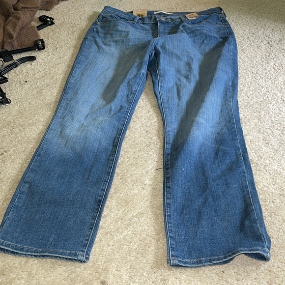 Levis Classic Straight Jeans - Picture 2 of 6